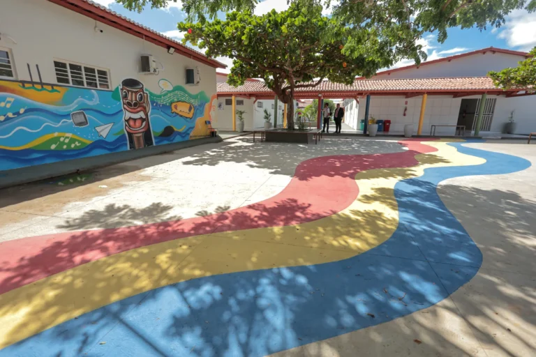 Prefeitura de Juazeiro entrega ampliação e requalificação da Escola Dom Avelar