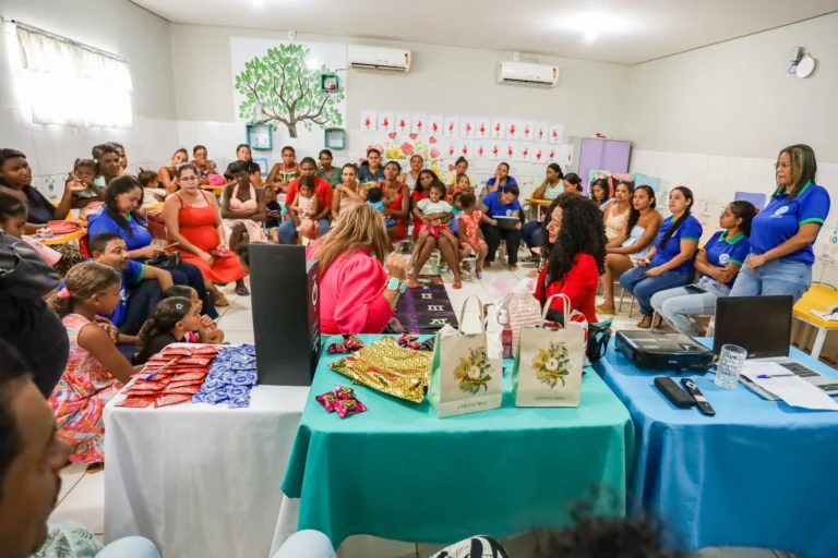 Prefeitura de Juazeiro orienta famílias do Salitre sobre proteção, direitos e benefícios sociais