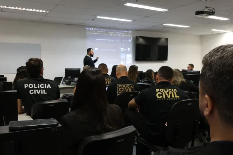 Policiais civis e federais de nove estados do Nordeste participam de curso de investigação financeira em Salvador
