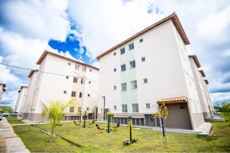 Futuros moradores participam de vistoria em apartamentos do Residencial Verdes Horizontes II