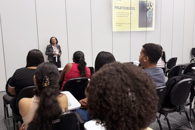 Educadores participam de formação do Programa Brasil Alfabetizado