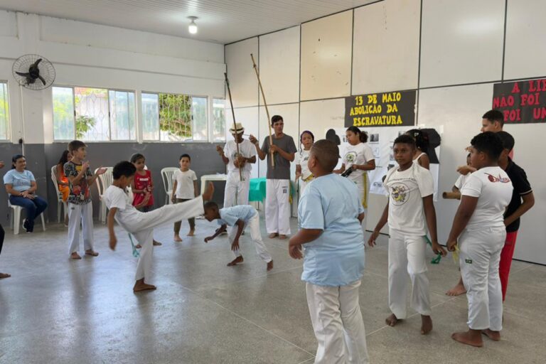 CRAS Conceição realiza roda de capoeira em celebração ao Dia da Abolição da Escravatura