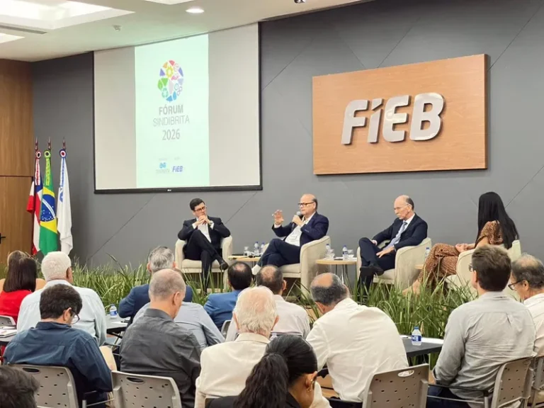 Diretor do Inema debate modernização do licenciamento ambiental no Fórum Sindibrita 2026