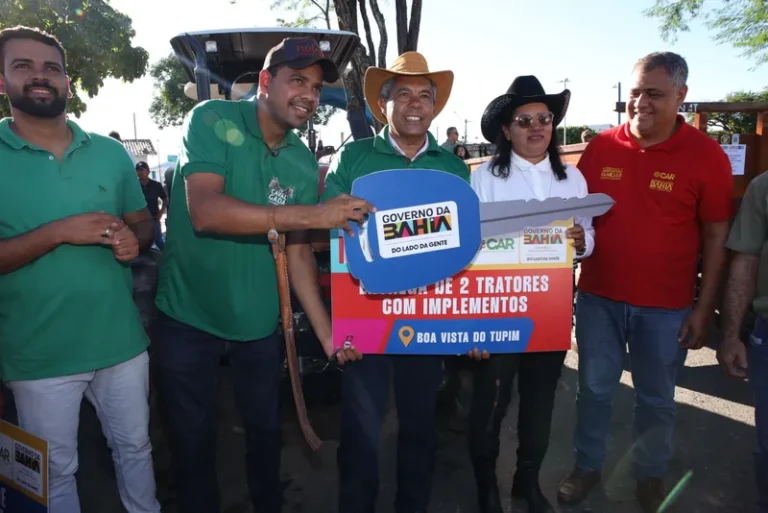 Entrega de equipamentos agrícolas fortalecem o desenvolvimento rural de Boa Vista do Tupim