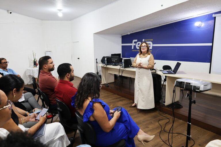 Secretaria de Administração promove capacitação para pregoeiros municipais em Feira