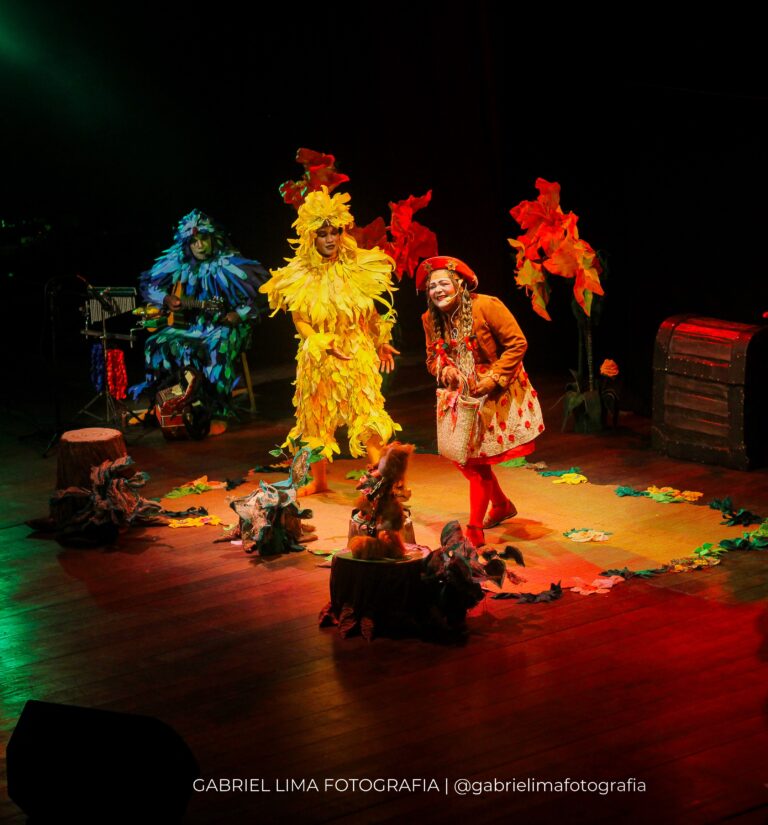 Domingo Tem Teatro apresenta “Chapeuzinho Vermelho do Sertão” em sessão única no dia 17 de maio
