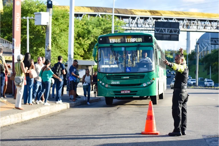 Semob reforça fiscalização e segurança nos ônibus de Salvador durante Maio Amarelo
