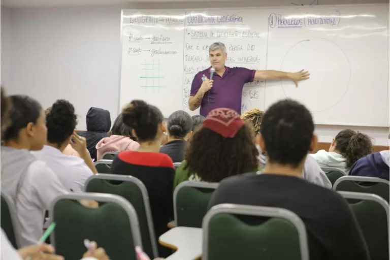 Prefeitura abre inscrições do IngreSSAr com oferta de 1 mil vagas e ampliação de duração de aulas