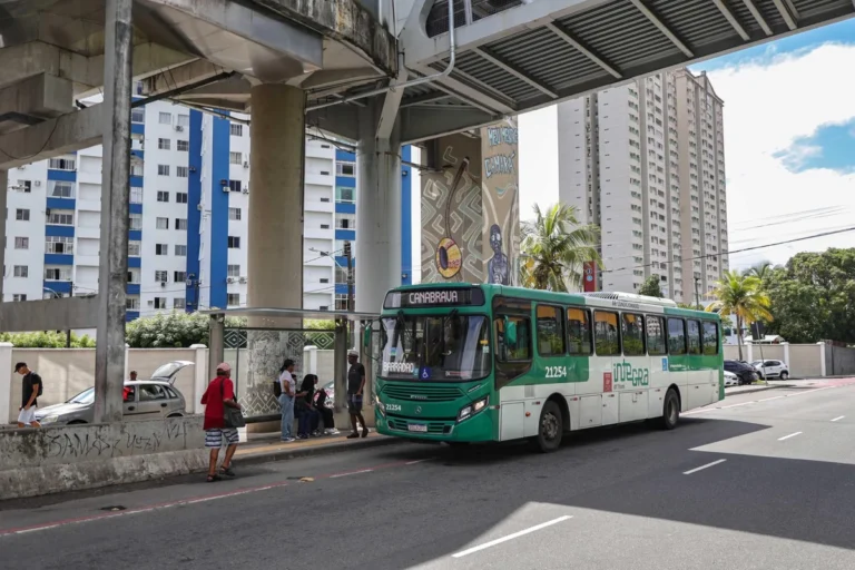 Prefeitura organiza operação especial de transporte para jogo entre Vitória e Flamengo