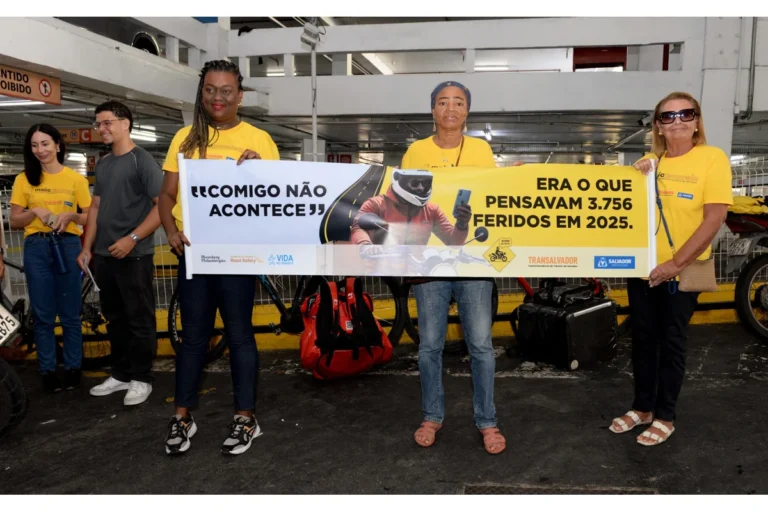 Maio Amarelo: motociclistas de aplicativo participam de ação educativa da Transalvador