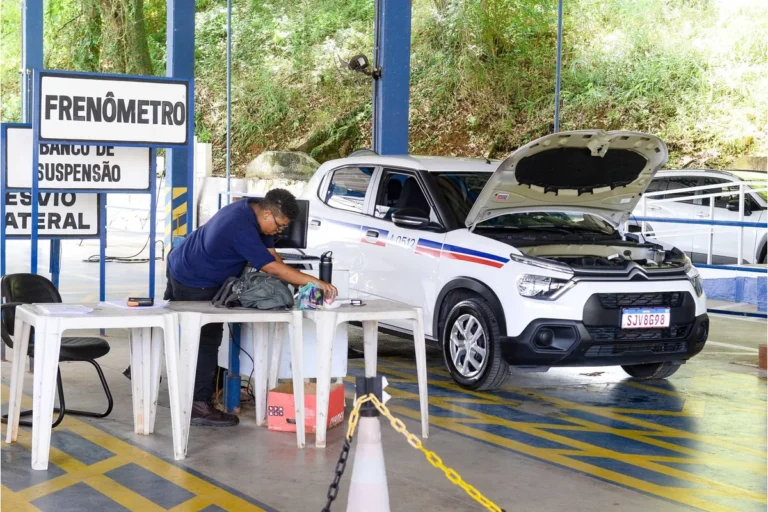 Mais de 4,4 mil taxistas e outros profissionais de transporte passaram por vistoria em Salvador