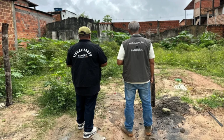 Prefeitura de Alagoinhas notifica proprietários de 78 imóveis por abandono e risco epidemiológico